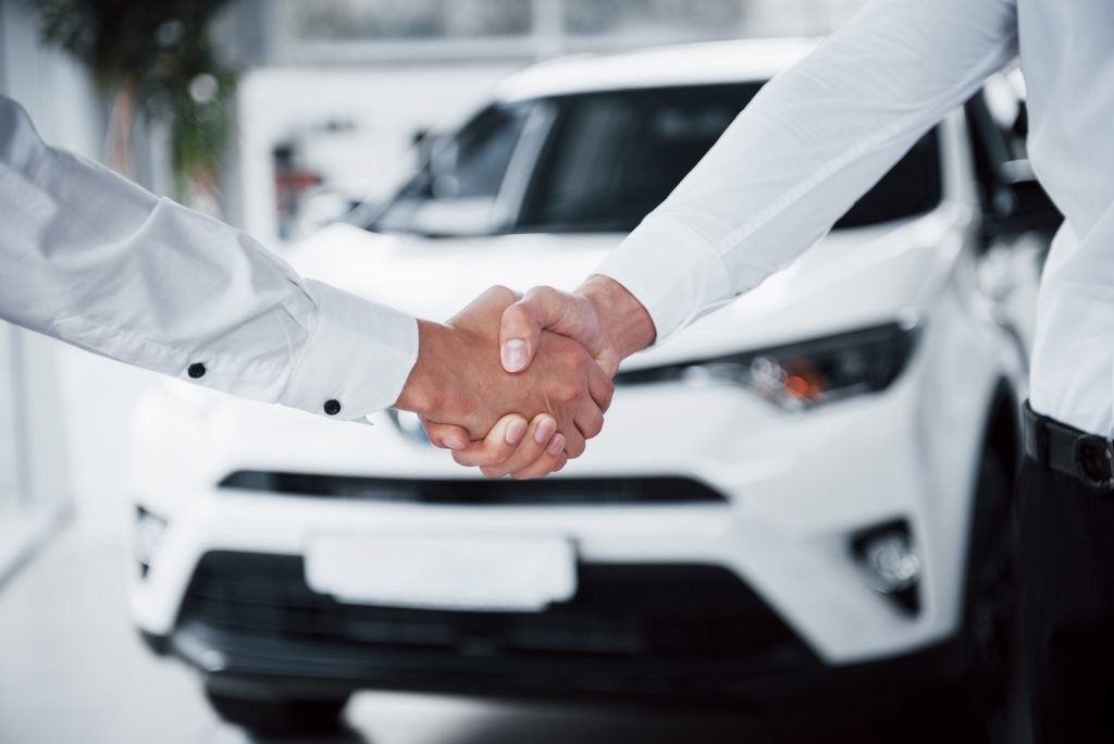 Services automobiles : demarches adoministratives, carte grise, révision, double de clés